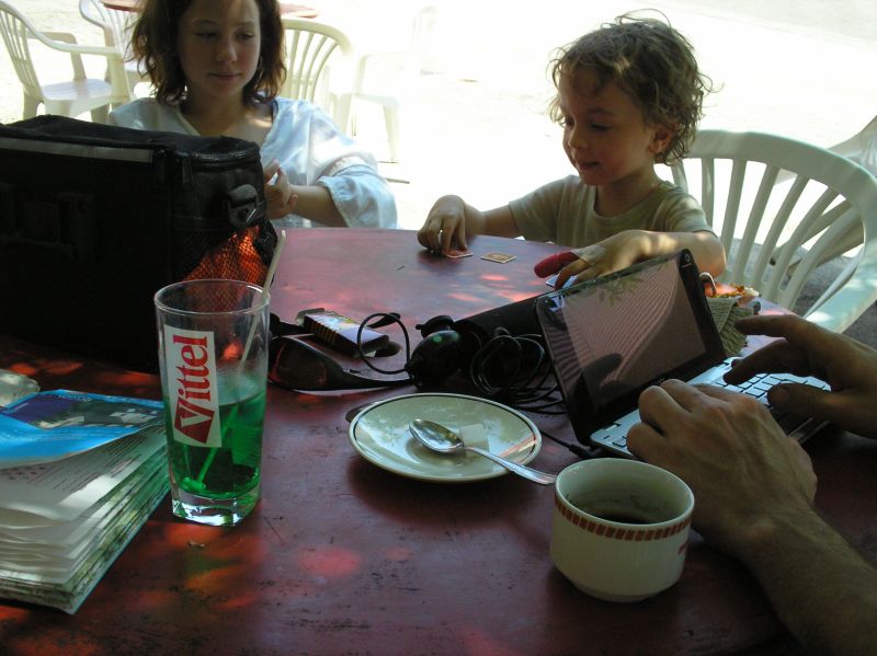 Voyage à vélo sur le GR5 et la GTJ avec les remorques Beez et Single Trailer.