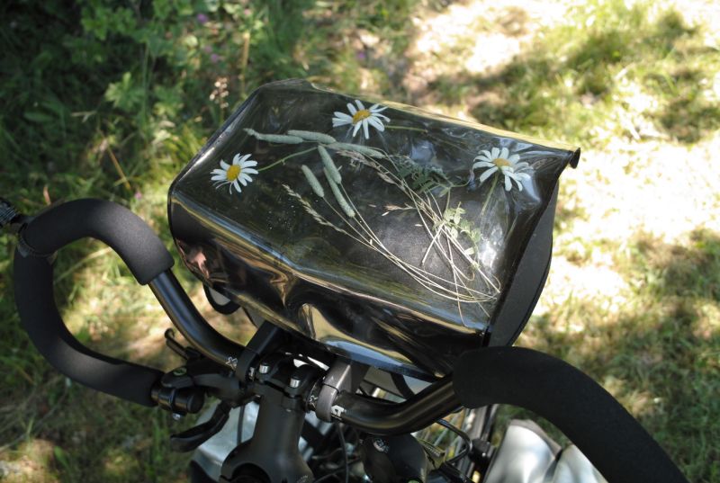 Voyage à vélo sur le GR5 et la GTJ avec les remorques Beez et Single Trailer.