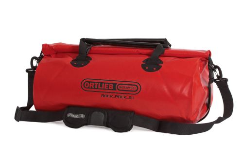 Sac tanche Ortlieb Rack-Pack de couleur rouge.