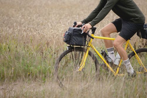 Sacoche pour porte-bagages avant Restrap Rando Bag.