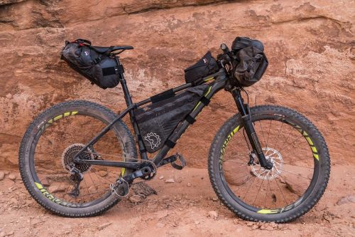 Sacoche de bikepacking Revelate Design Ranger Frame Bag.