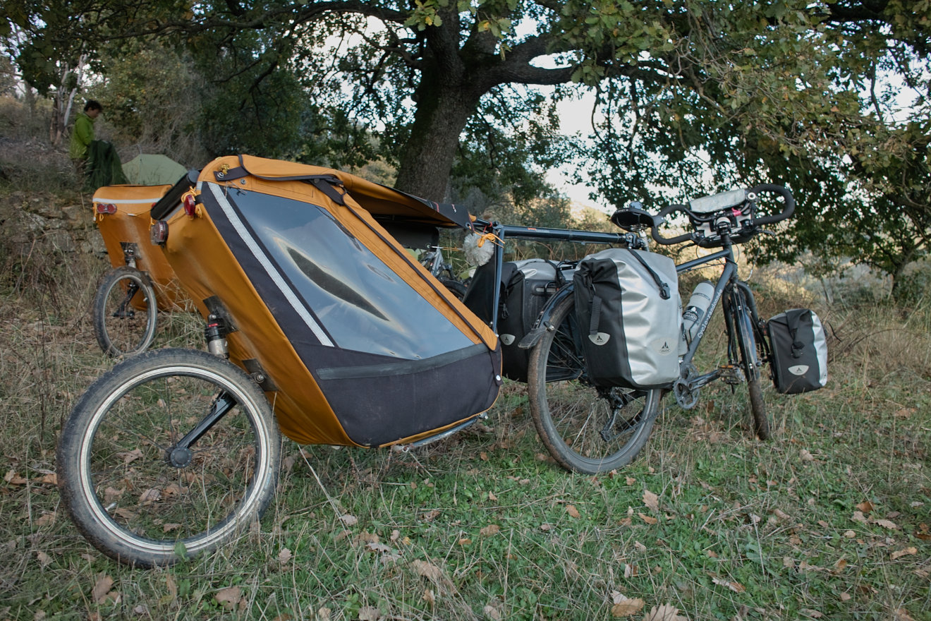Remorque vélo mono-roue avec grand sac de transport