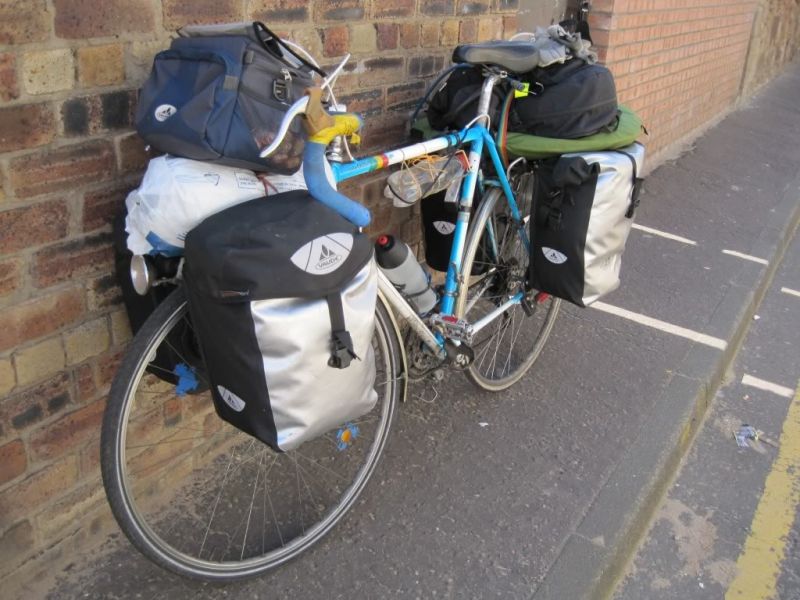 Vlo de course charg.